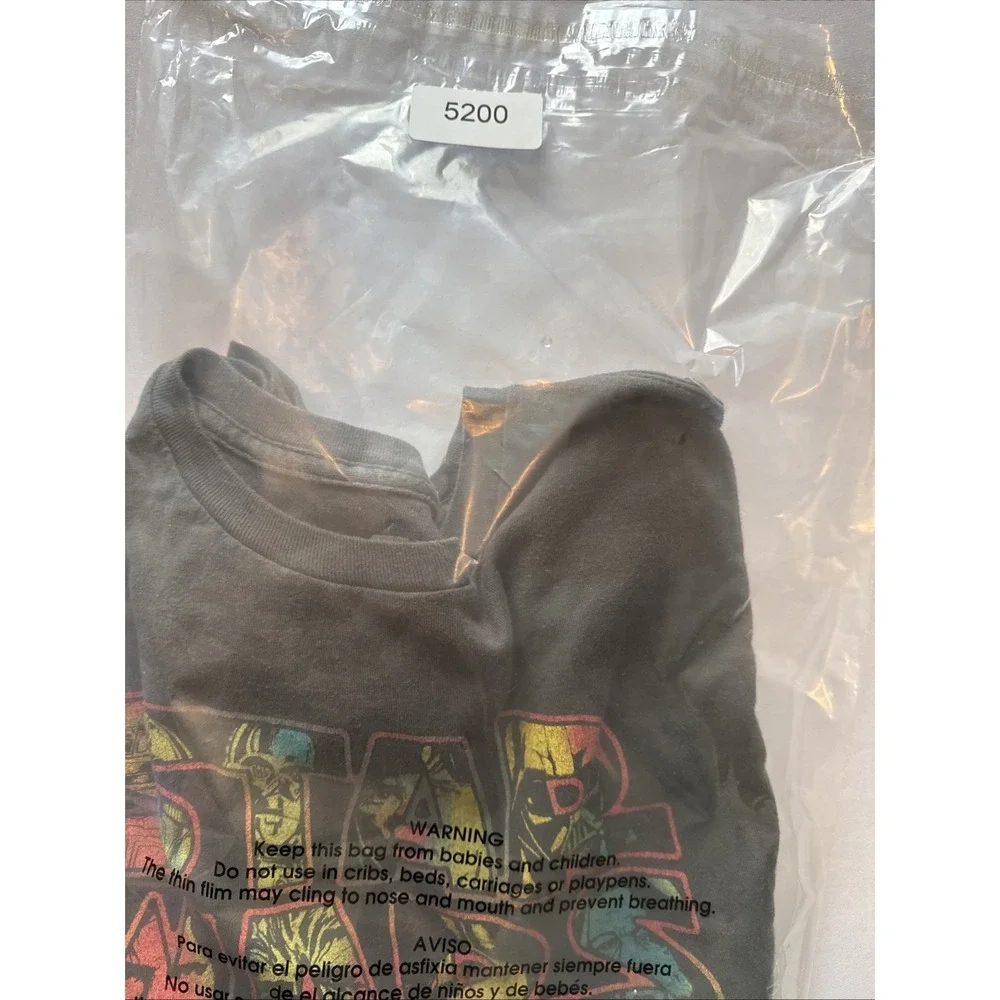 Star Wars In a Galaxy Far Far Away Graphic Rainbow Logo TShirt M Gray‎ Retro Y2K